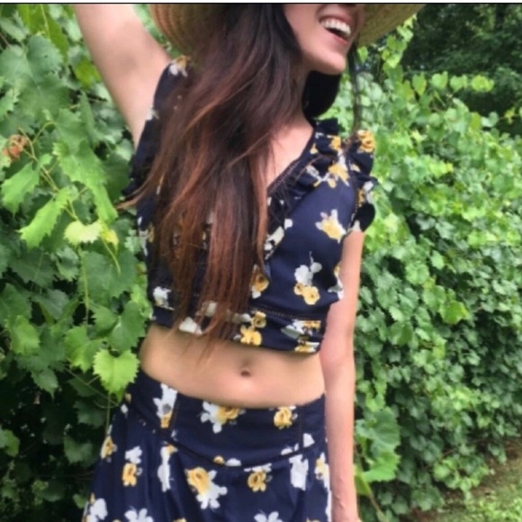 J.O.A. Tops - J.O.A. Navy Floral Ruffle Crop Top back off